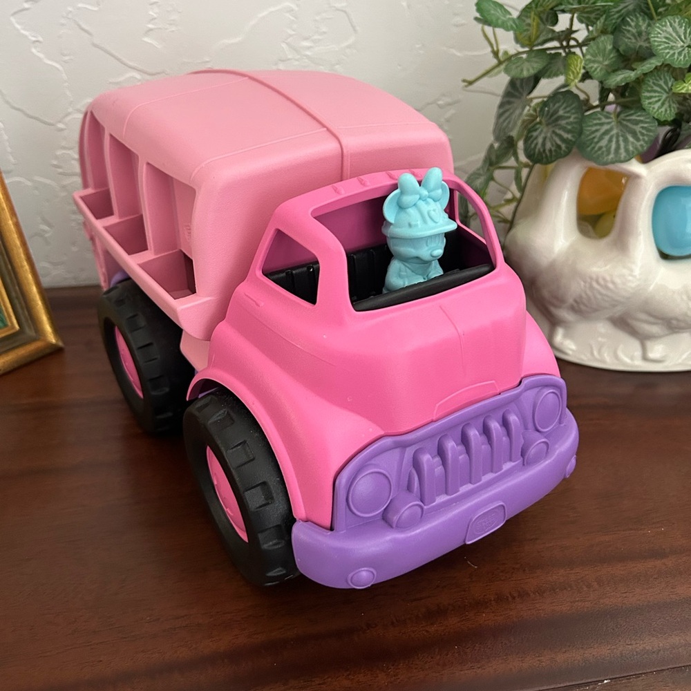 Green Toys Disney Minnie Mouse Purple/Pink Recycling Trash Truck Play Vehicle